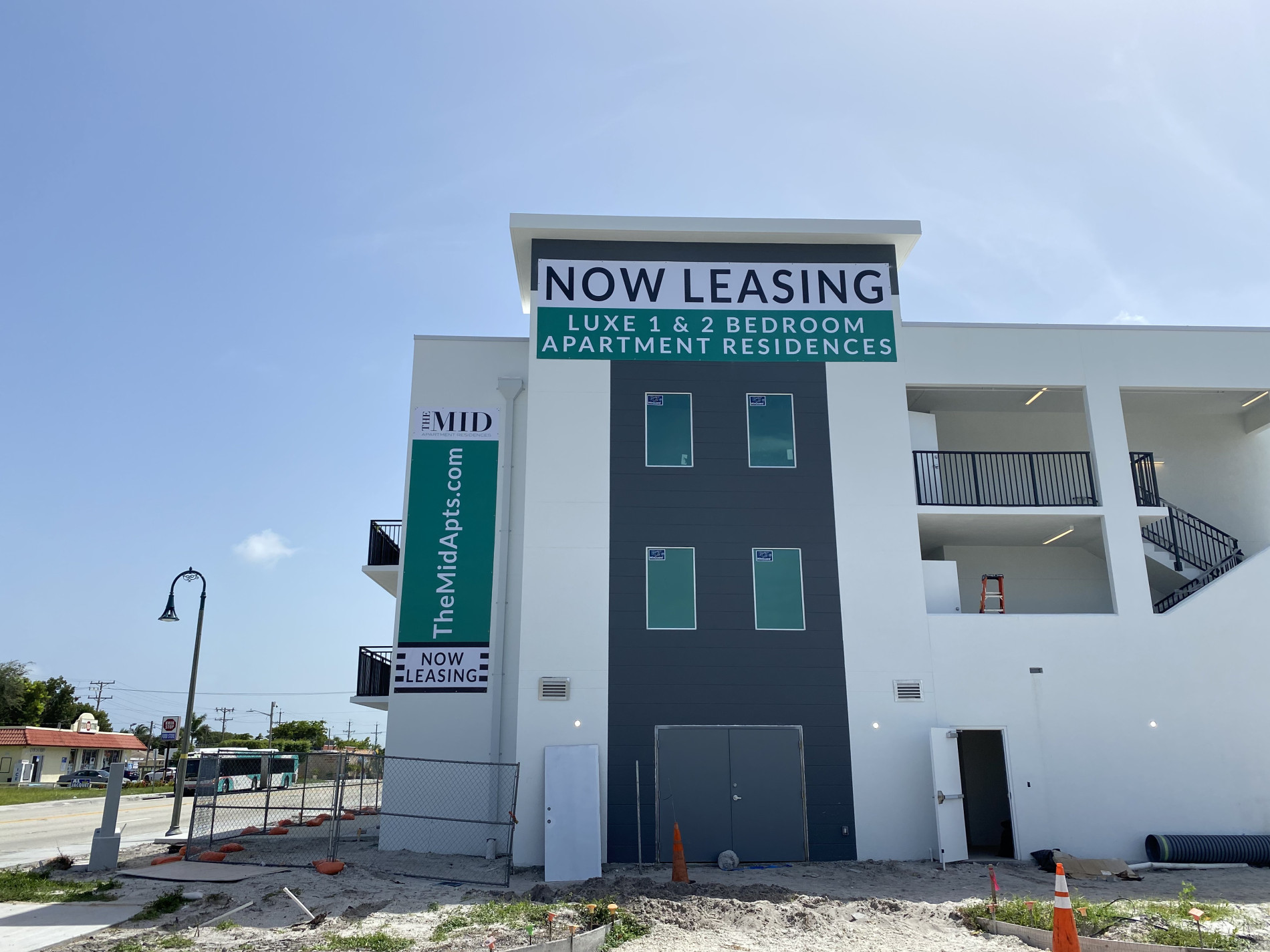 Premium Real Estate Signs Services - Real Estate Signs Miami, Fort Lauderdale, Boca Raton | Sign Design & Creations