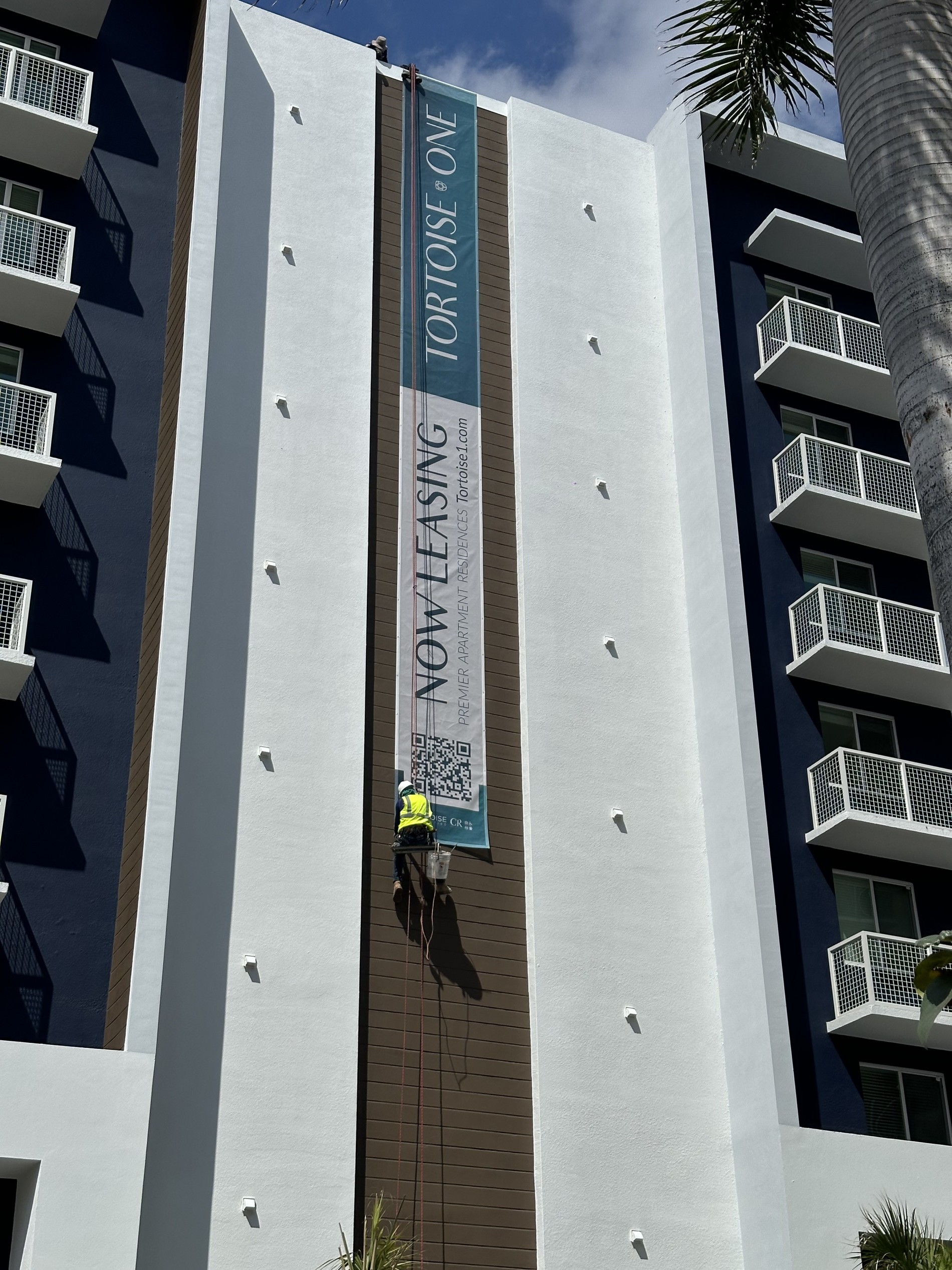 Why Choose Our Highrise Banners Services in Florida - Expert Highrise Banners Miami, Fort Lauderdale, Boca Raton